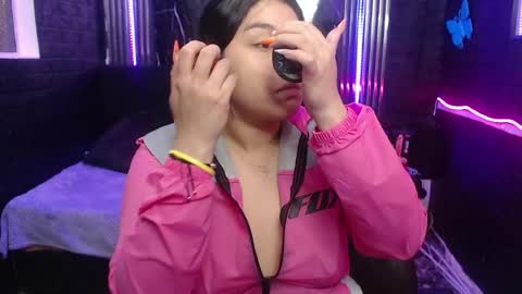 chloe_smith5 online show from May 22, 2:01 pm