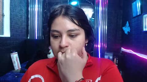chloe_smith5 online show from June 16, 1:14 pm