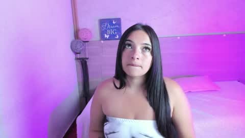 chloe_stark_ online show from May 1, 12:21 pm
