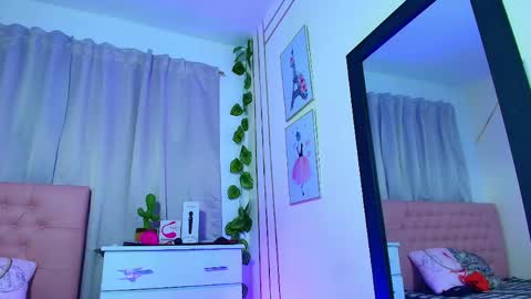 Snapshot of chloe_swarts chatting on May 19, 1:56 am Lulu online show from May 19, 1:56 am