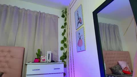 Snapshot of chloe_swarts chatting on May 19, 11:11 pm Lulu online show from May 19, 11:11 pm