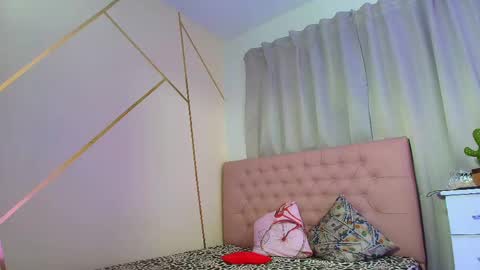 Snapshot of chloe_swarts chatting on May 30, 11:46 pm Lulu online show from May 30, 11:46 pm