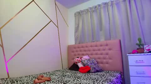 Snapshot of chloe_swarts chatting on June 8, 1:09 am Lulu online show from June 8, 1:09 am
