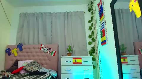 Snapshot of chloe_swarts chatting on June 26, 11:31 pm Lulu online show from June 26, 11:31 pm