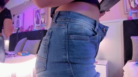   online show from November 23, 7:35 pm