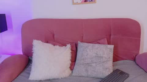 chloe_wilson7 online show from July 28, 3:21 pm