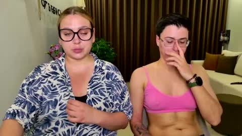 Eva and Sandra online show from April 4, 2:14 pm