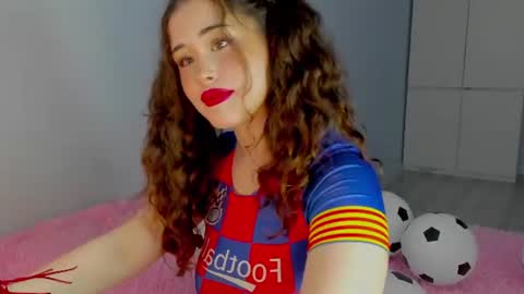 Snapshot of chloeblisss chatting on June 26, 7:13 am My name is Chloe Like my broadcast pls online show from June 26, 7:13 am