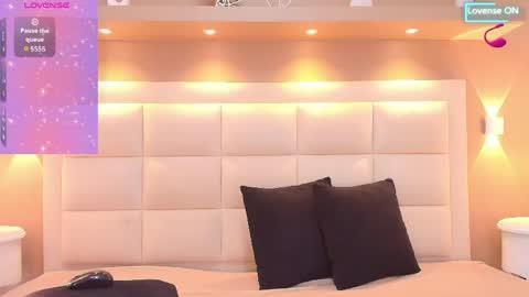 Snapshot of chloebrunnie chatting on May 23, 12:09 pm CHLOE online show from May 23, 12:09 pm