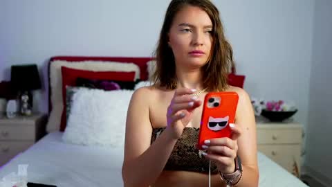 Snapshot of chloecheryy chatting on May 27, 7:27 am Chloe online show from May 27, 7:27 am