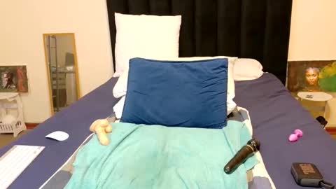 Snapshot of chloechrome chatting on February 5, 6:23 pm Chloe Chrome online show from February 5, 6:23 pm