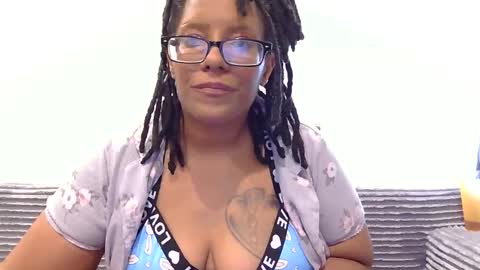 Chloe online show from March 15, 3:12 am