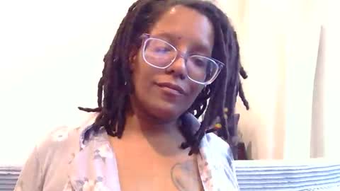 Snapshot of chloeclapper24 chatting on May 23, 10:25 pm Chloe online show from May 23, 10:25 pm