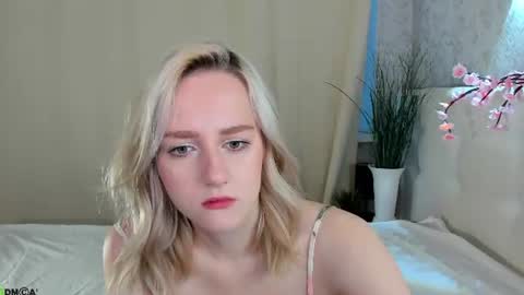Chloe Deccker online show from June 10, 1:06 am