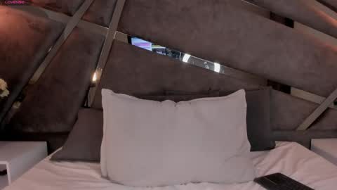 chloee_parkerr online show from April 24, 4:15 am