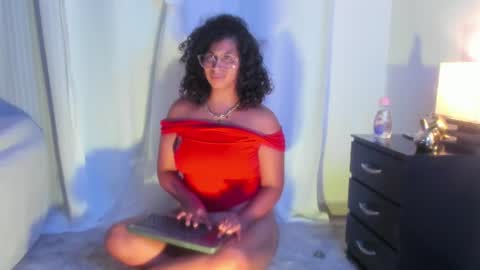 Snapshot of chloefixxx chatting on July 1, 10:53 pm Chloe fixxx online show from July 1, 10:53 pm