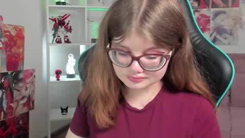 Snapshot of chloehalses chatting on February 12, 5:24 am ChloeHalses online show from February 12, 5:24 am