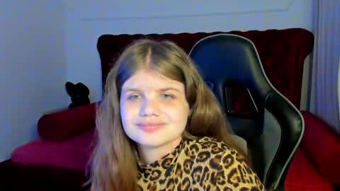 ChloeHalses online show from May 8, 5:07 pm