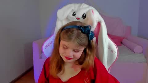 Snapshot of chloehalses chatting on May 12, 5:59 am ChloeHalses online show from May 12, 5:59 am