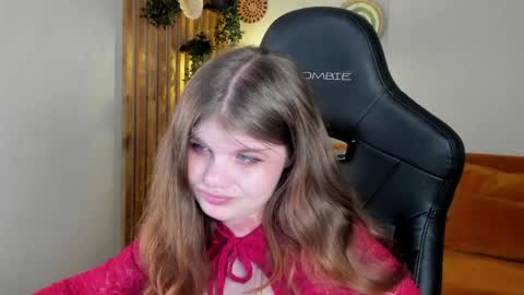 Snapshot of chloehalses chatting on May 21, 5:09 pm ChloeHalses online show from May 21, 5:09 pm
