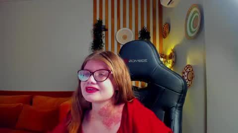 Snapshot of chloehalses chatting on May 29, 5:00 pm ChloeHalses online show from May 29, 5:00 pm