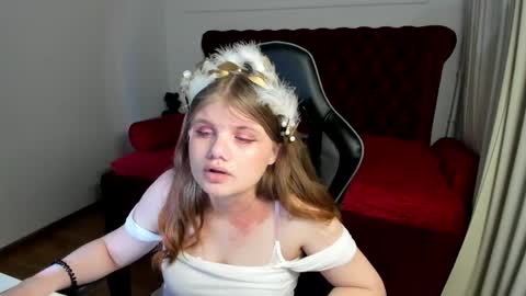 Snapshot of chloehalses chatting on June 7, 4:00 pm ChloeHalses online show from June 7, 4:00 pm