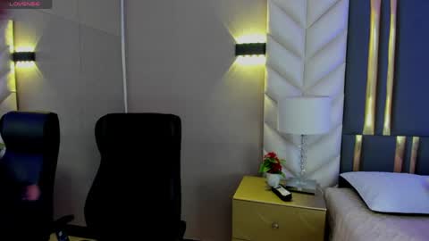  Chloe Harper  online show from May 4, 11:50 am