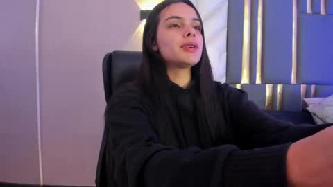  Chloe Harper  online show from May 15, 11:50 am
