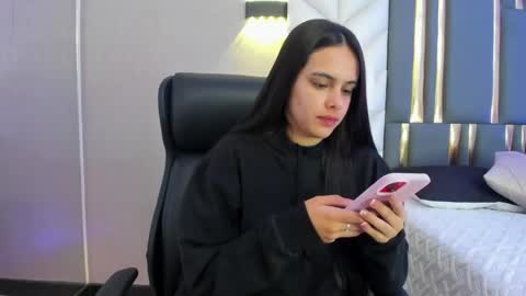  Chloe Harper  online show from June 3, 11:46 am