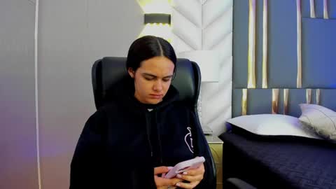  Chloe Harper  online show from June 23, 11:52 am