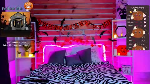 Chloe online show from October 25, 1:35 am