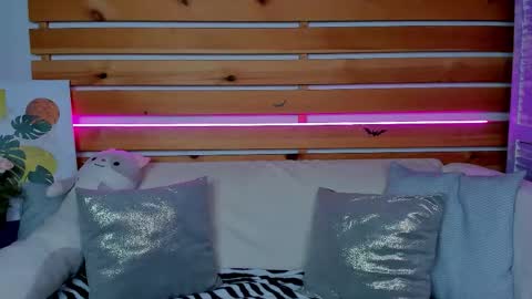 Chloe online show from November 15, 1:25 am