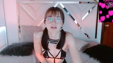 Chloe online show from October 8, 2:58 pm