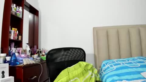 Snapshot of chloemiller__ chatting on February 28, 11:34 pm chloemiller online show from February 28, 11:34 pm