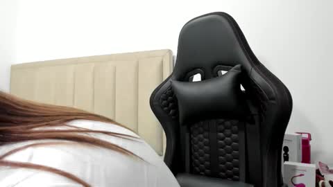 Snapshot of chloemiller__ chatting on October 23, 11:14 pm chloemiller online show from October 23, 11:14 pm