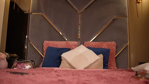 chloemin_ online show from March 4, 6:52 am