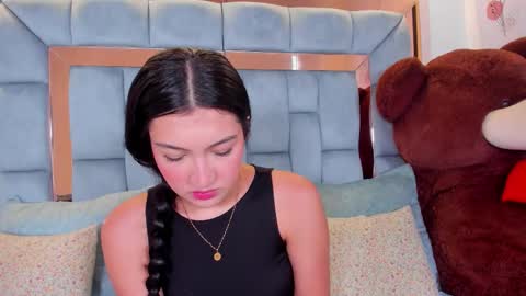 Chloe  online show from November 18, 5:06 pm