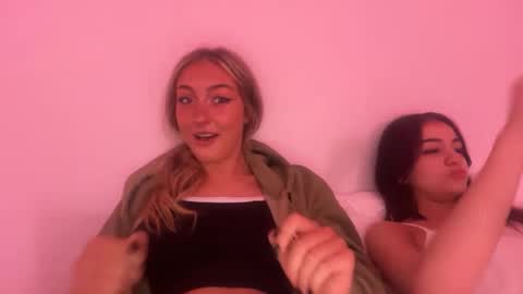 Snapshot of chloeros3e chatting on September 25, 5:27 pm chloeros3e online show from September 25, 5:27 pm