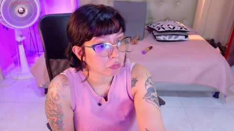 Snapshot of chloerossee chatting on May 9, 1:44 am Chloe rosse online show from May 9, 1:44 am