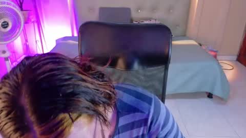 Snapshot of chloerossee chatting on June 3, 1:19 am Chloe rosse online show from June 3, 1:19 am