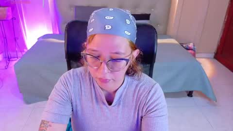 Snapshot of chloerossee chatting on June 6, 7:29 pm Chloe rosse online show from June 6, 7:29 pm