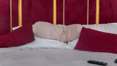 Chloe online show from February 20, 8:28 am