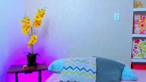 Snapshot of chloesmith9 chatting on July 16, 7:20 pm Chloe online show from July 16, 7:20 pm