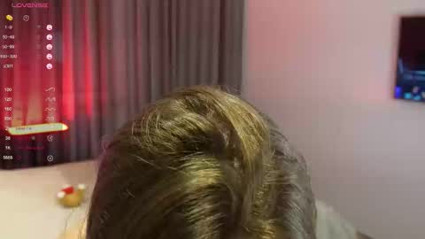 Chloe online show from December 19, 6:59 pm