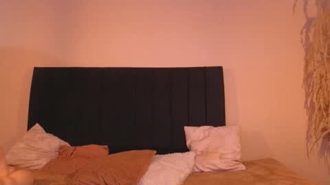 ChloeTurner  online show from December 13, 7:53 pm