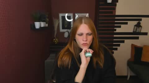 Chloe online show from December 3, 12:58 pm