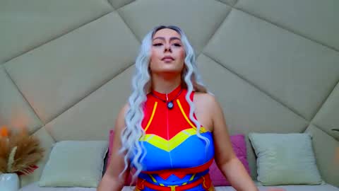 Chloe Vee online show from January 13, 6:08 am