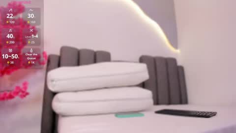 chlowe online show from September 22, 8:11 pm