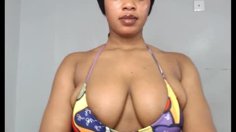 Snapshot of choco_chocox chatting on October 19, 7:42 am ESTHER online show from October 19, 7:42 am