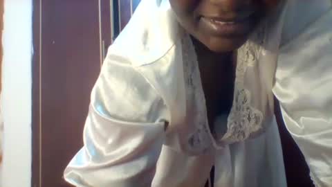 Snapshot of chocobabe002 chatting on May 7, 2:28 am chocobabe002 online show from May 7, 2:28 am